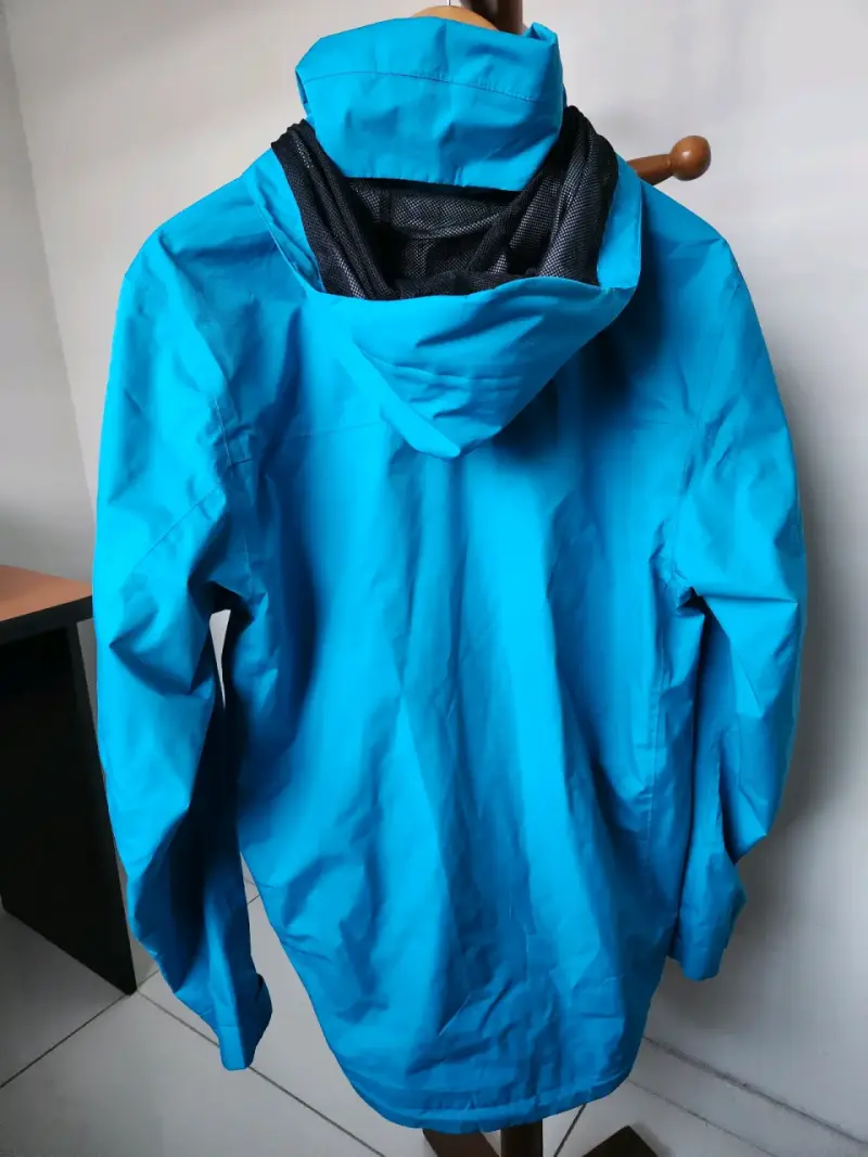 Chaqueta azul impermeable - 1