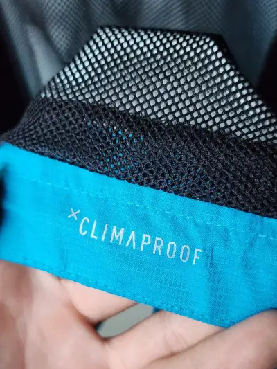 Chaqueta azul impermeable - miniatura 6
