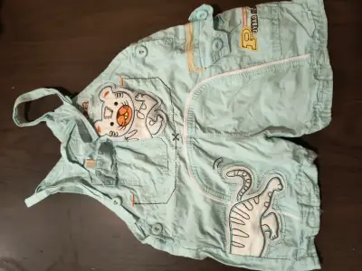 Enterito celeste con diseño infantil - miniatura 1