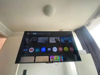 Televisor TCL pantalla plana - miniatura 2