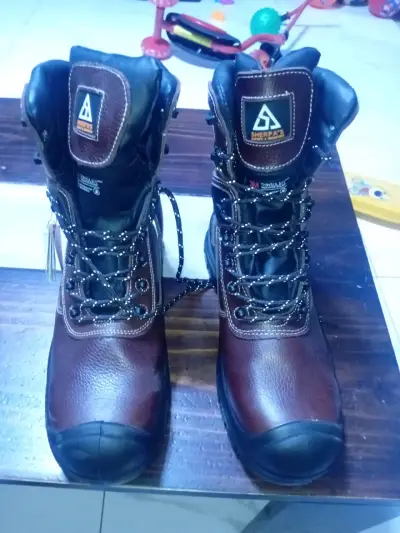 Botas de seguridad café SHERPAS - miniatura 1