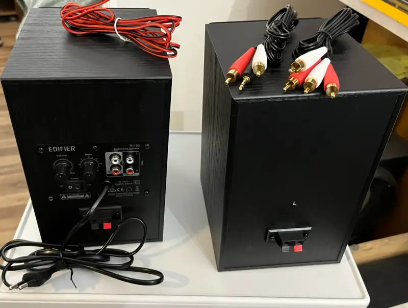 Parlantes Edifier R1100 - 4