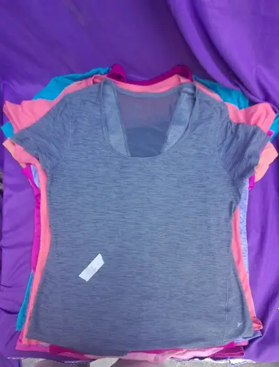 Ropa de poleras deportivas - miniatura 1