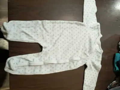 Pijama bebé blanco con estrellas - miniatura 1