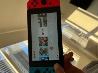 Consola de juegos Nintendo Switch - miniatura 2