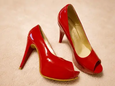 Zapatos rojos de charol, 38, taco alto - miniatura 1