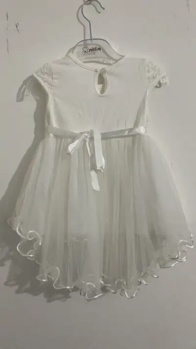 Vestido de bebé blanco encaje - miniatura 2