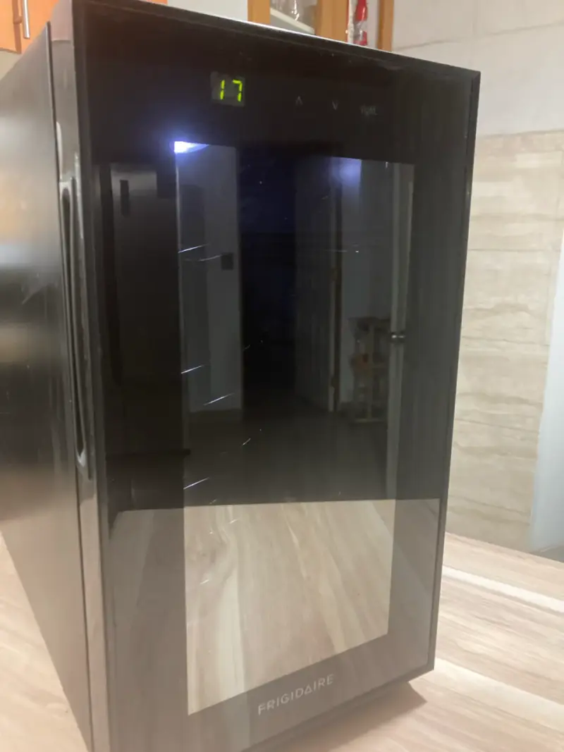 Mini refrigerador Frigidaire - 1