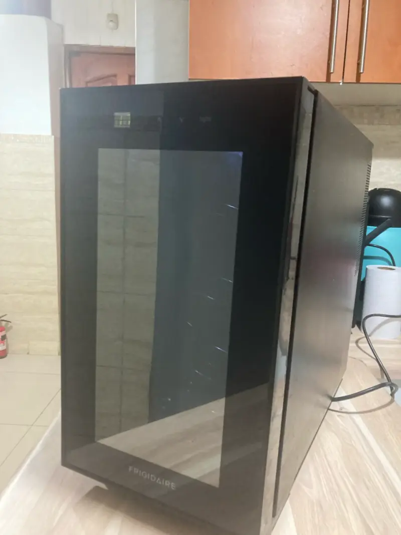 Mini refrigerador Frigidaire - 3