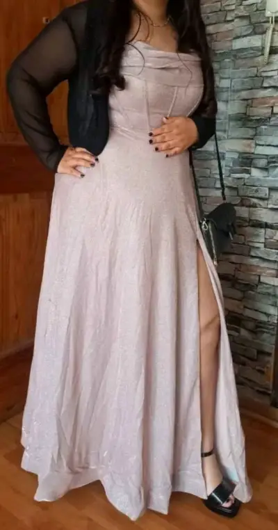 Vestido largo con brillos - miniatura 1