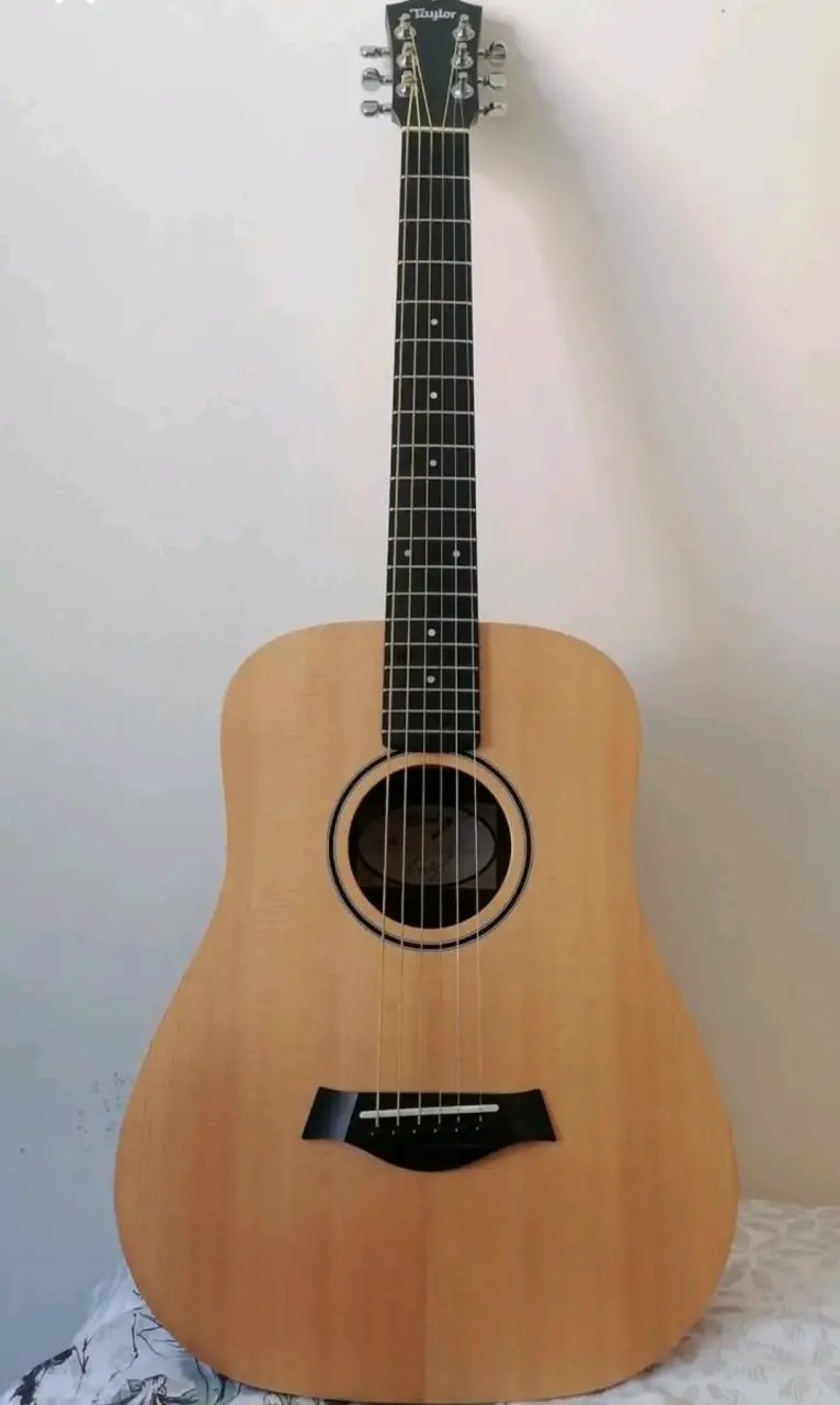 Guitarra acústica Taylor natural