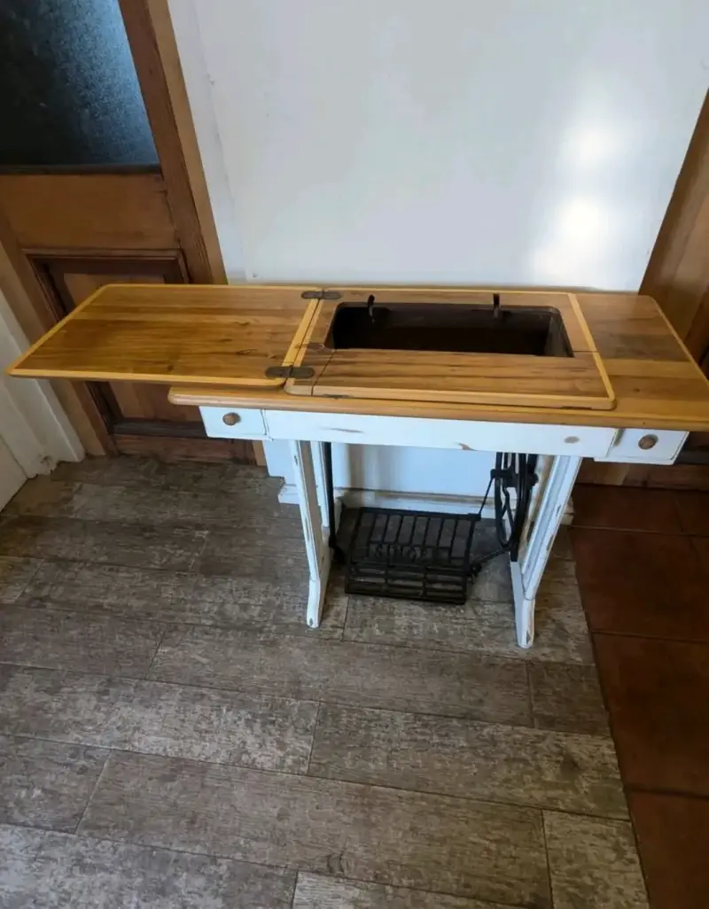 Mueble  de máquina de coser - 4