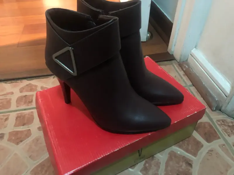 Botines de mujer vinotinto con taco - 1
