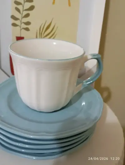 Juego de tazas y platos azul - miniatura 1