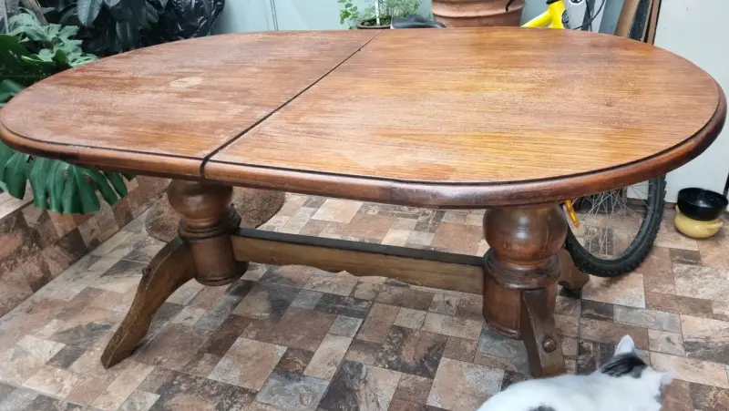 Mesa de comedor ovalada madera