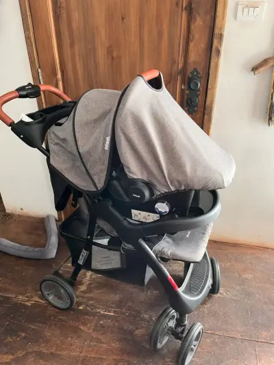 Coche para bebé gris compacto - miniatura 1