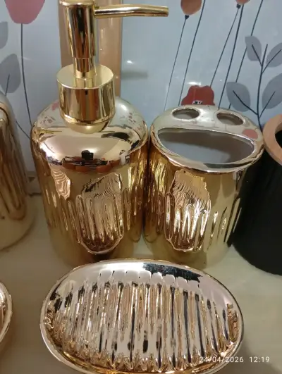 Set de baño dorado - miniatura 2