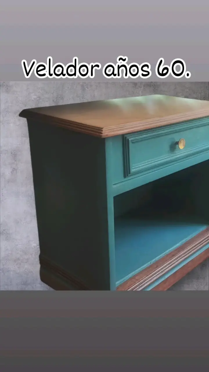 Velador de madera con cajón - 4