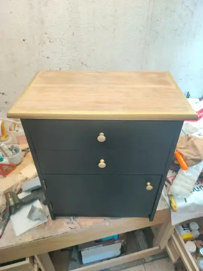Mueble/velador con cajonera negro - miniatura 3