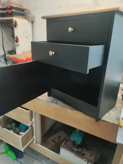 Mueble/velador con cajonera negro - miniatura 4