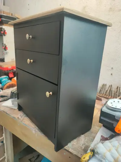 Mueble/velador con cajonera negro - miniatura 5
