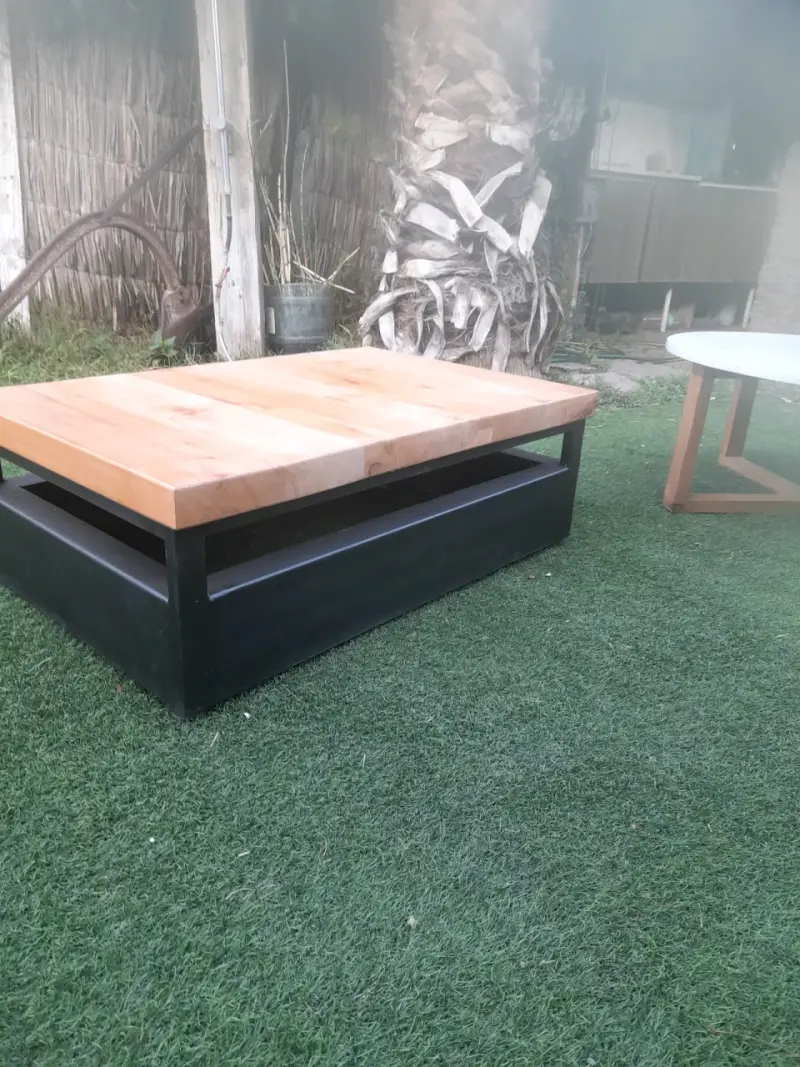 Mesa de centro de madera y metal - 2