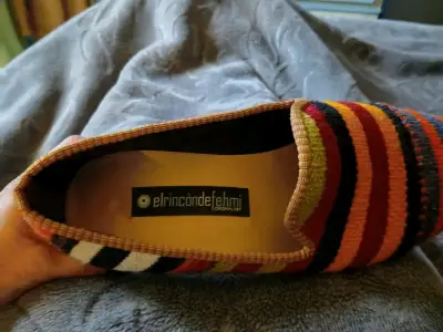 Zapato de tela multicolor, únicos e irrepetibles. - miniatura 1