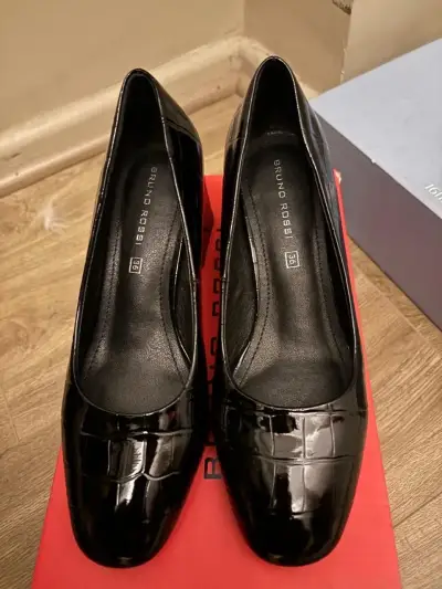 Zapatos negros - miniatura 1