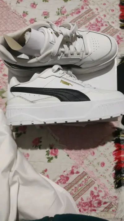 Zapatillas blancas deportivas - miniatura 3