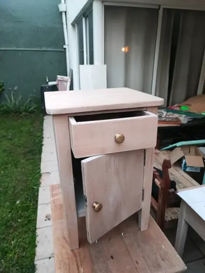 Velador de madera maciza con cajón y puerta - miniatura 1