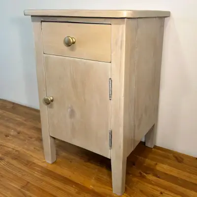 Velador de madera maciza con cajón y puerta - miniatura 6