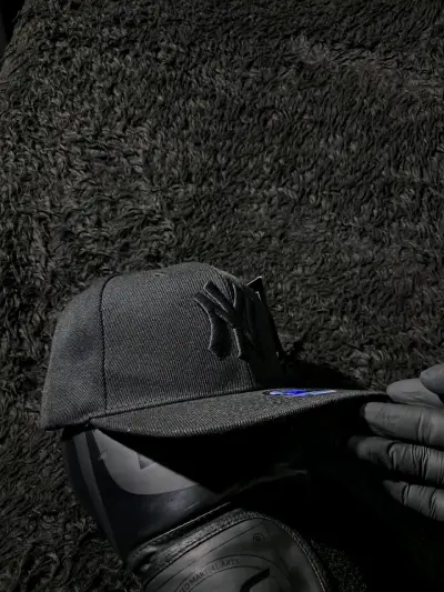Gorra negra NY ajustable - miniatura 5
