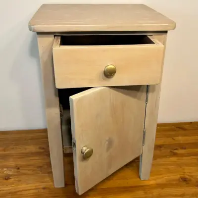 Velador de madera maciza con cajón y puerta - miniatura 7