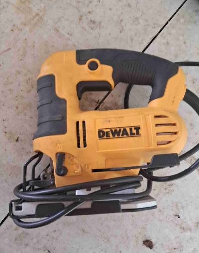 Sierra caladora DeWalt - miniatura 1