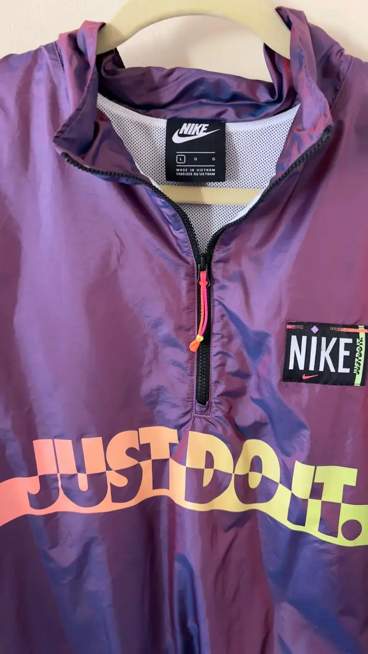 Cortaviento Nike morado - 2