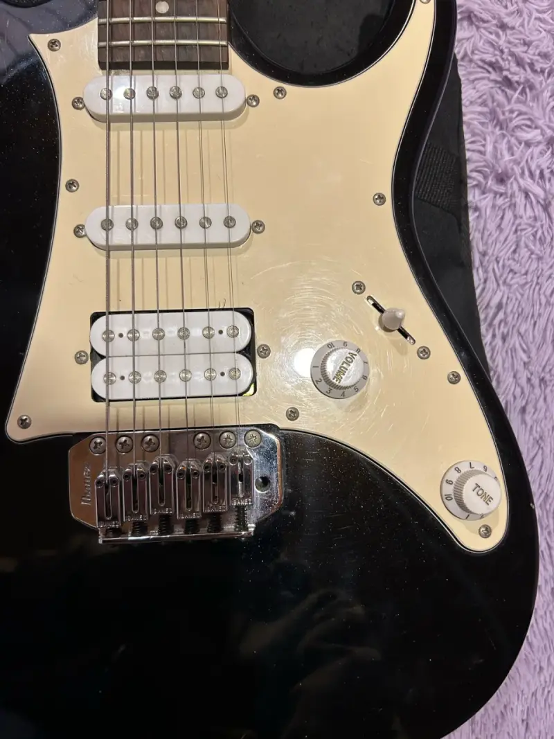 Guitarra eléctrica Ibanez - 2