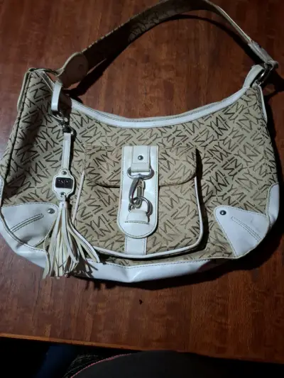 Cartera beige con diseño MK - miniatura 1