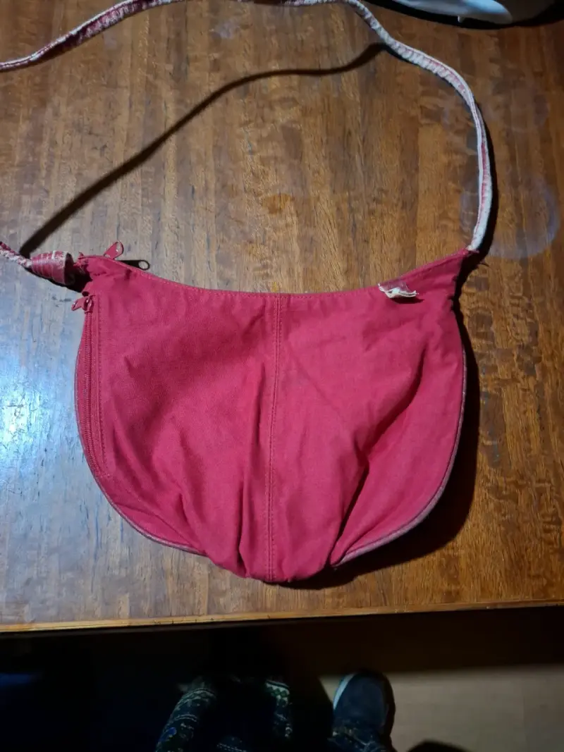 Cartera beige con diseño MK - 2
