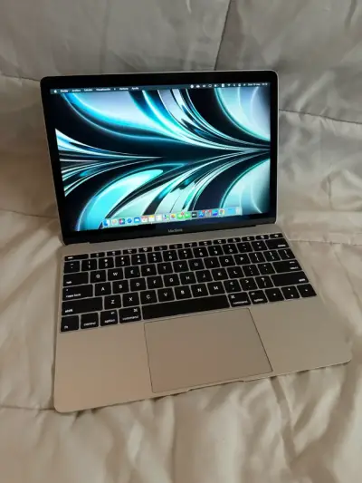 MacBook Retina 2016 funciona exelente - miniatura 1