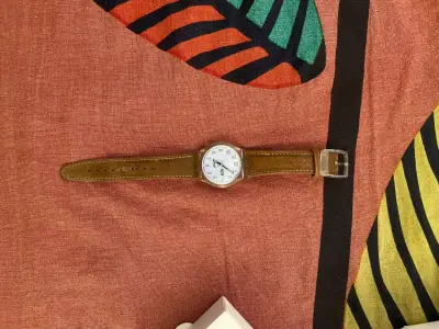 Reloj Swatch de pulsera clásico marrón - miniatura 1