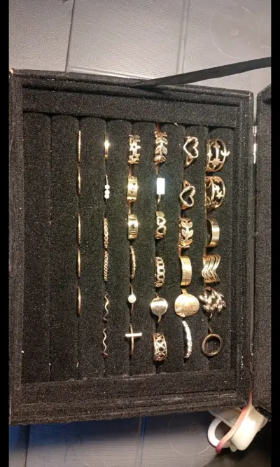 Set de anillos fantasia variados - miniatura 1