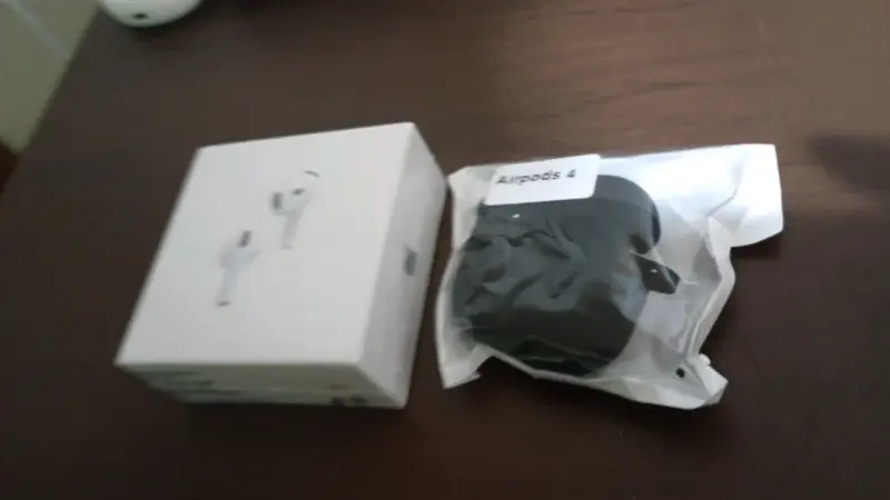 Auriculares inalámbricos AirPods 4 generación - 1