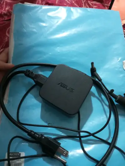 Cargador Original Asus 65W 19V 3.42A (Punta Fina) - miniatura 1