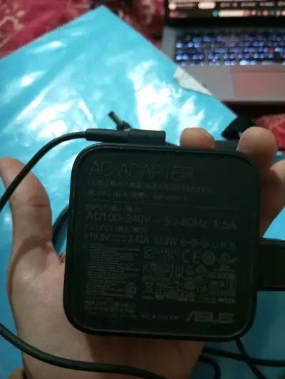 Cargador Original Asus 65W 19V 3.42A (Punta Fina) - miniatura 2