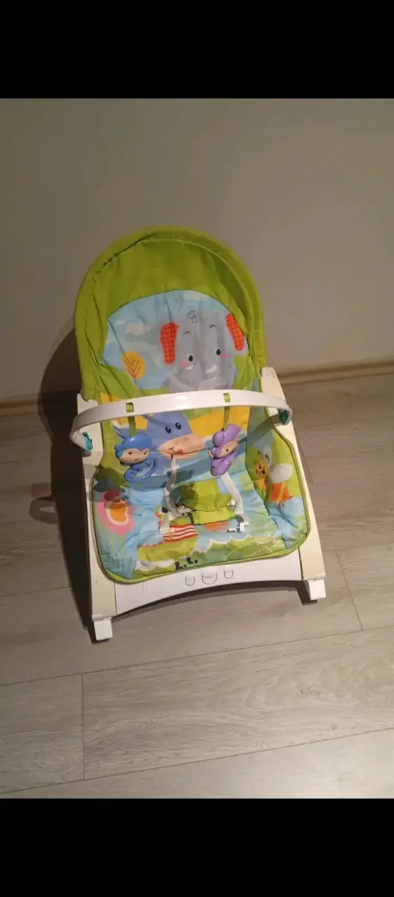 Silla mecedora infantil colorida - 2