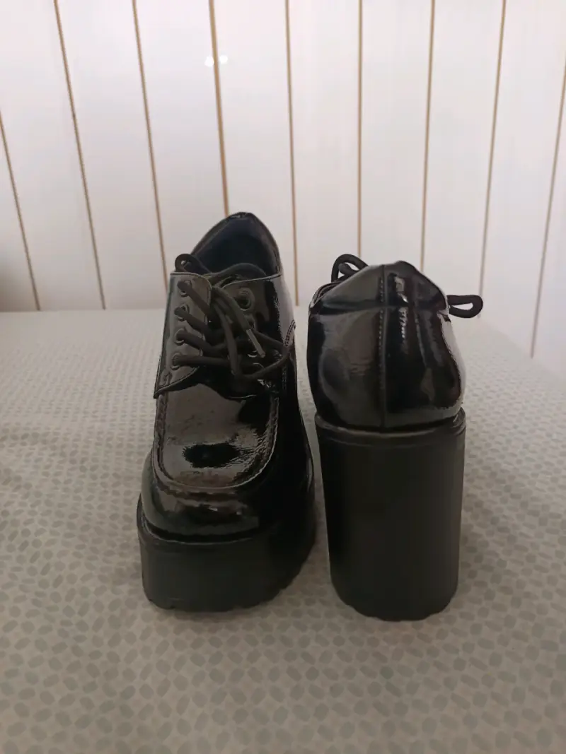 Zapatos negros de charol con plataforma - 2