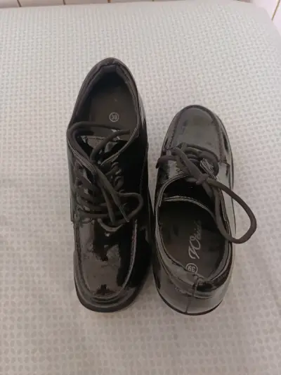 Zapatos negros de charol con plataforma - miniatura 3
