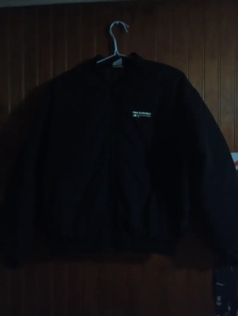 Chaqueta negra New Balance - 3