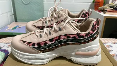 Dos zapatillas x 35.000 - miniatura 2