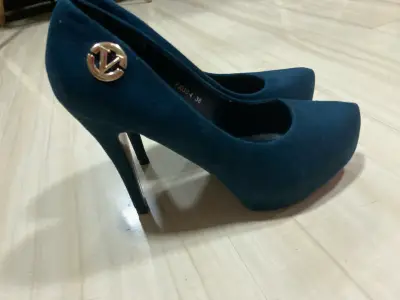 Zapatos de tacón azul oscuro - miniatura 1
